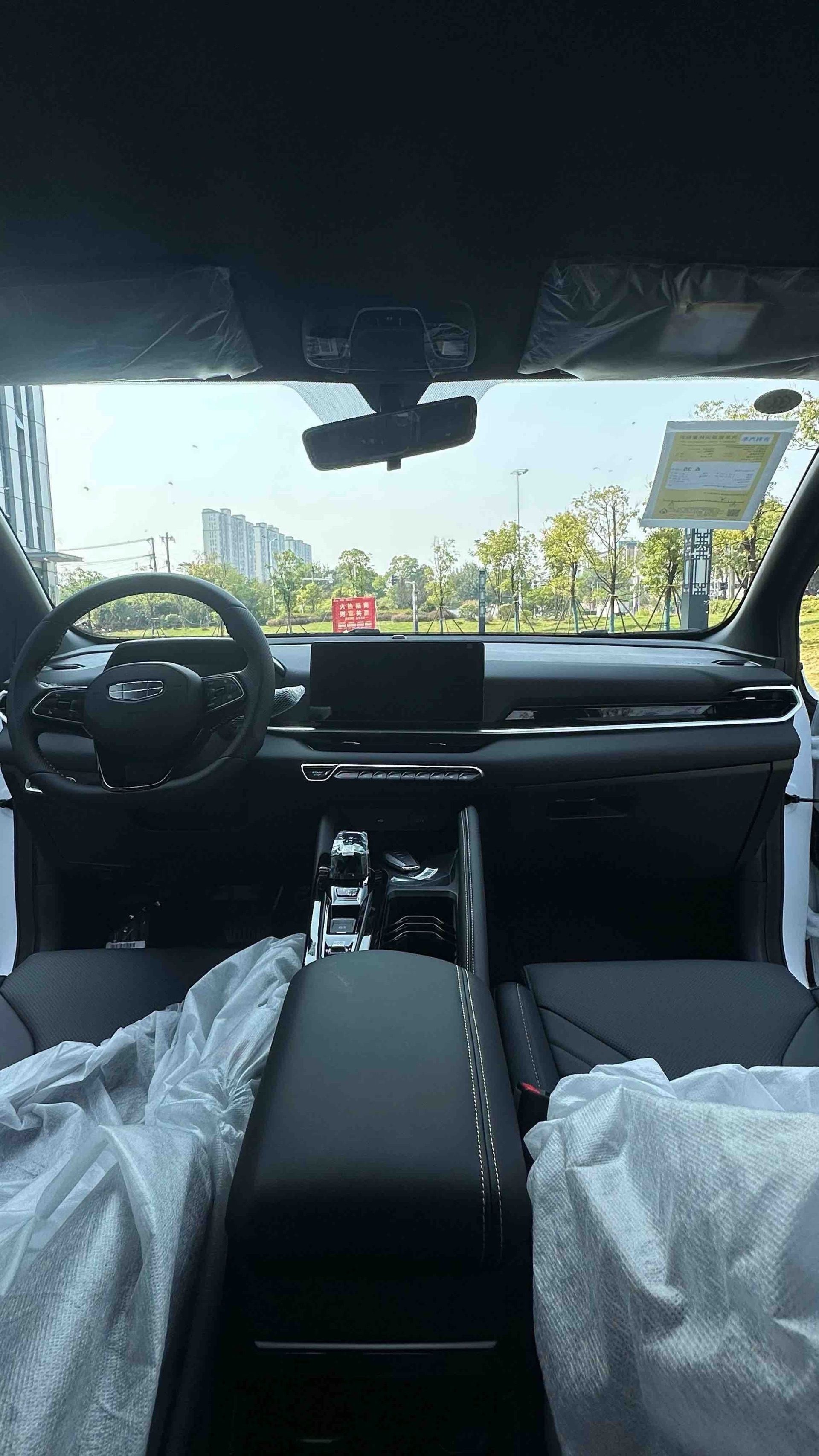 GEELY Coolray 2026 #5 GEELY Coolray 2026 car image #5