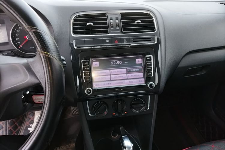 Volkswagen Polo 2016 #13 Volkswagen Polo 2016 car image #13