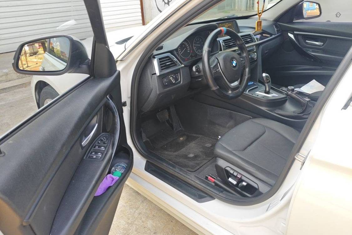 BMW 3 Series 2017 car image #25
