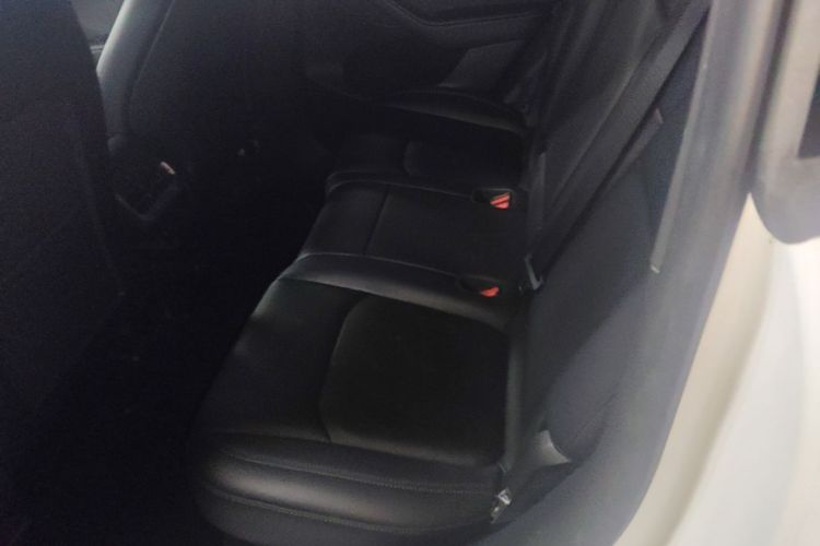 Tesla Model Y 2022 car image #17