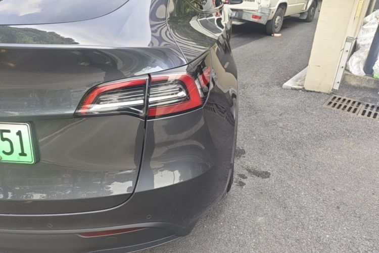 Tesla Model Y 2022 #8 Tesla Model Y 2022 car image #8