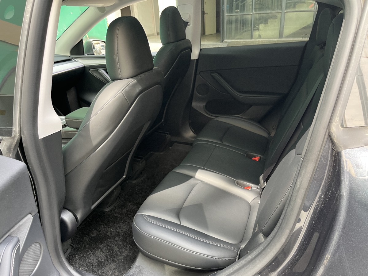 Tesla Model Y 2024 car image #5