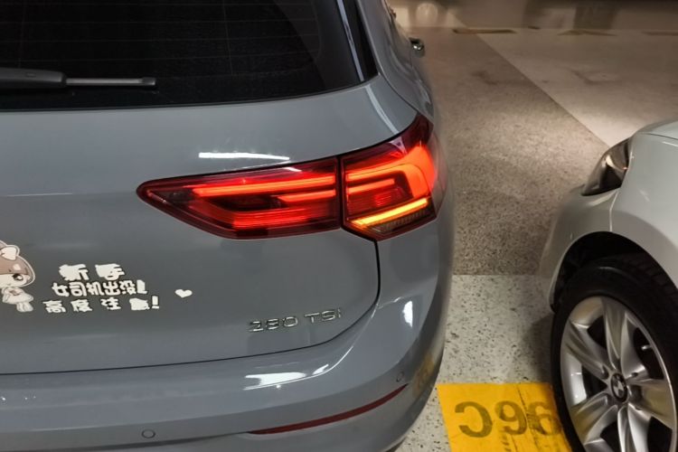 Volkswagen Golf 2022 car image #8
