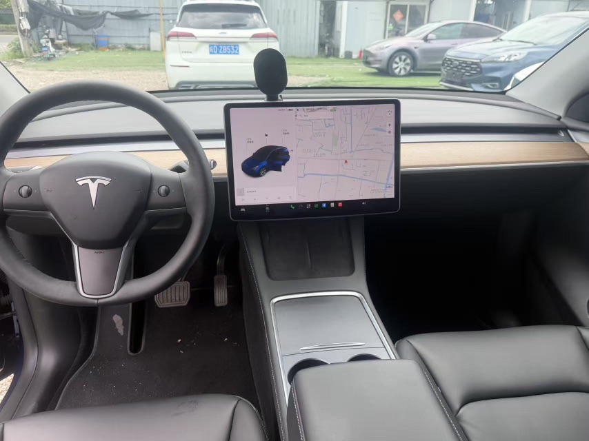 Tesla Model Y 2021 car image #5
