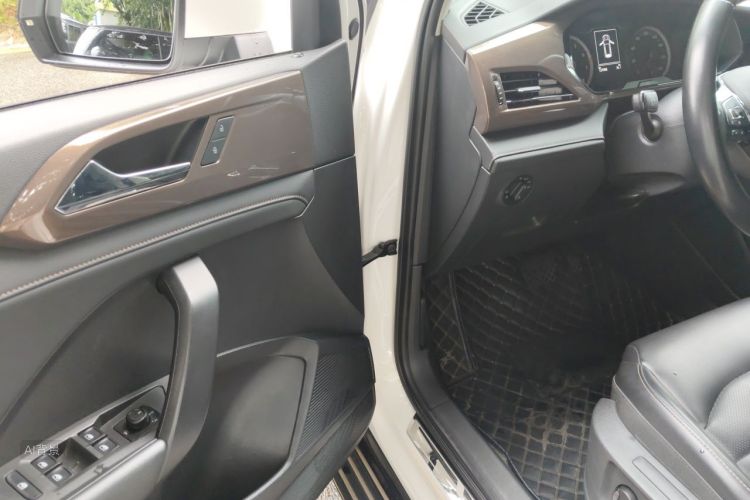 Volkswagen Tharu 2021 car image #18