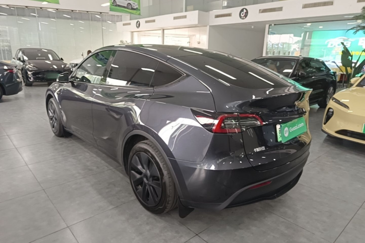 Tesla Model Y 2024 car image #5