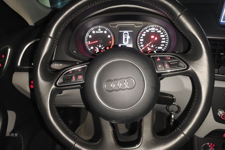 Audi Q3 2015 car image #12