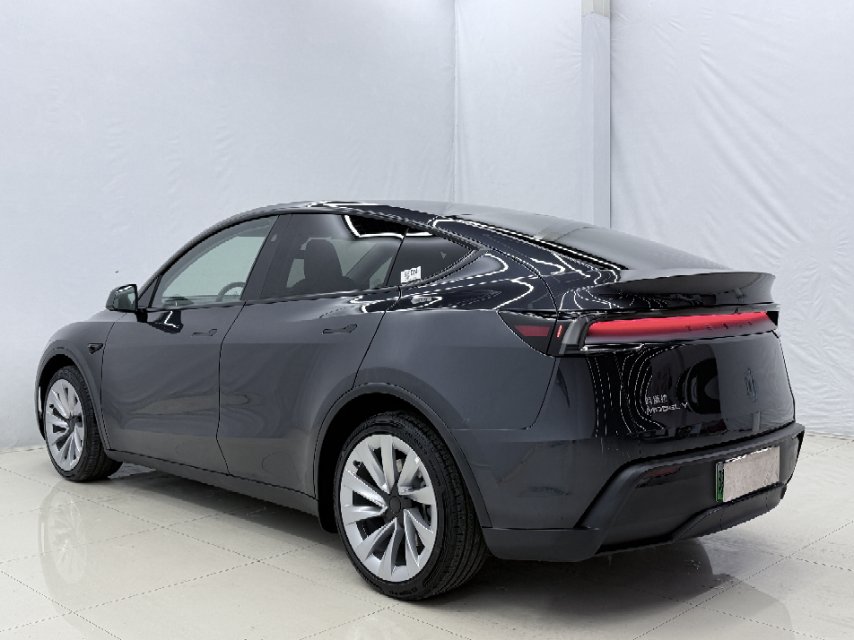 Tesla Model Y 2025 #11 Tesla Model Y 2025 car image #11