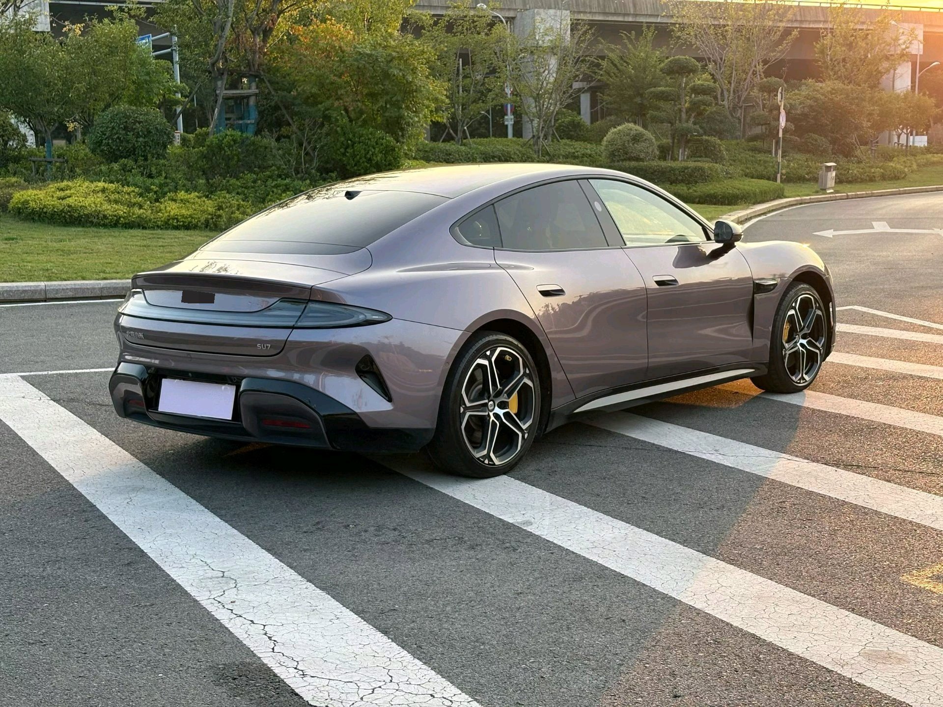MI SU7 2024 car image #4