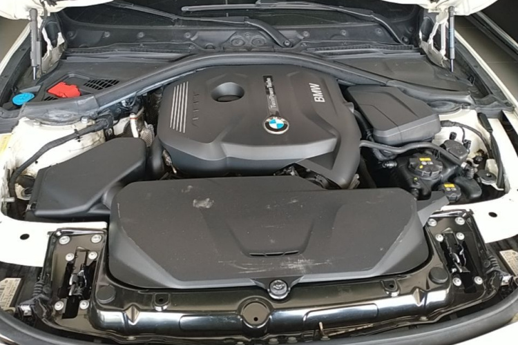 BMW 3 Series 2018 #20 BMW 3 Series 2018 car image #20