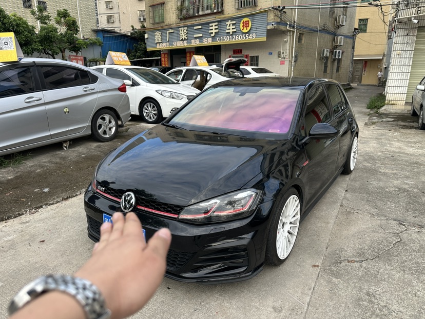 Volkswagen GolfGTI 2016 Volkswagen GolfGTI 2016 car image