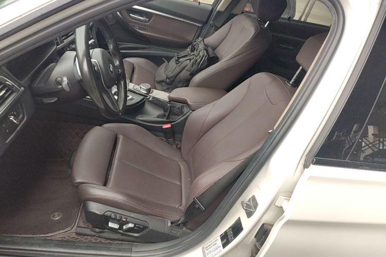 BMW 3 Series 2018 car image #15