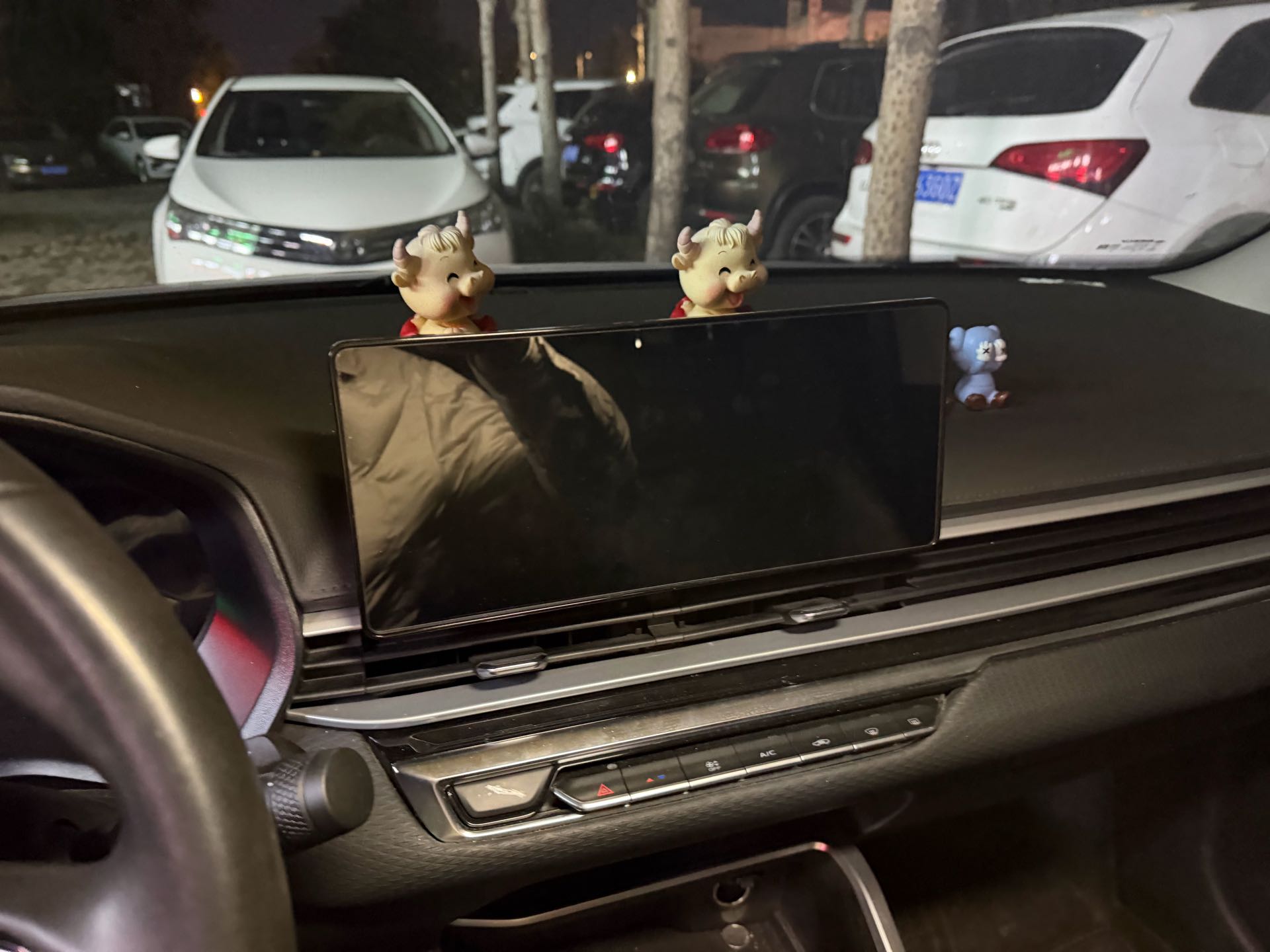 GEELY Emgrand 2023 صورة سيارة #5