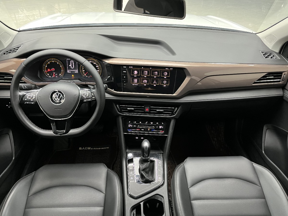 Volkswagen Tharu 2021 car image #4