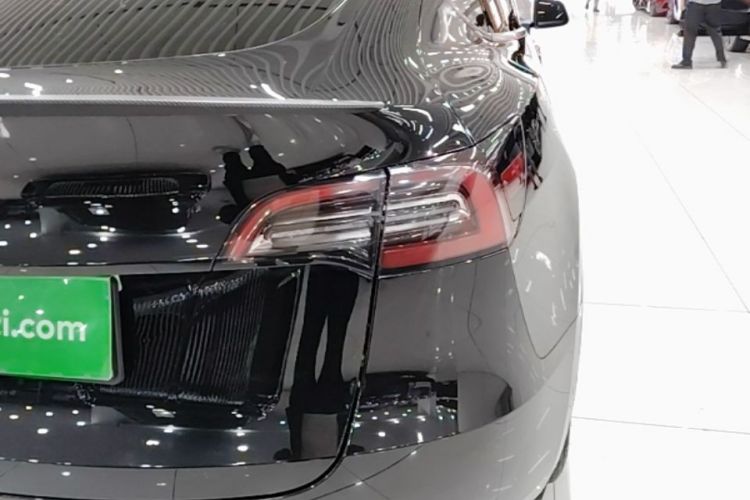 Tesla Model Y 2021 car image #8
