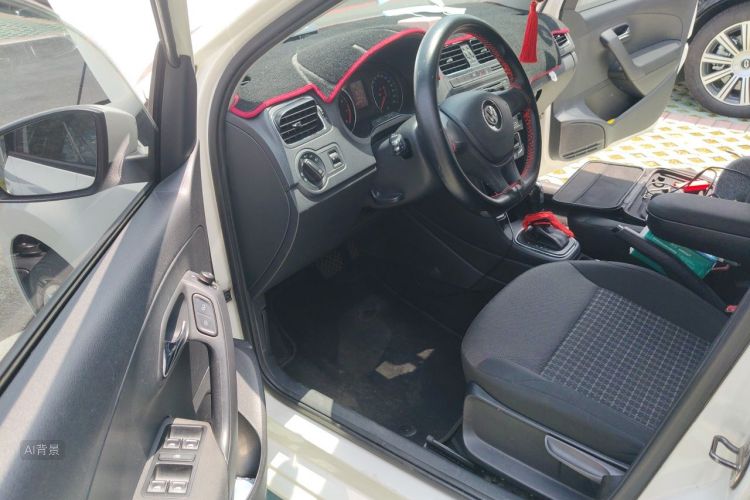 Volkswagen Polo 2016 car image #18