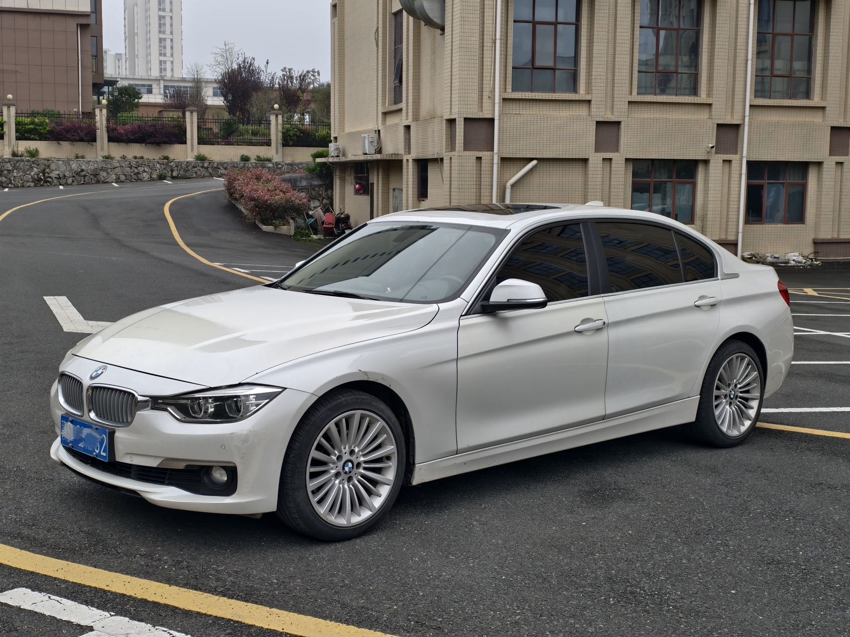 BMW 3 Series 2019 BMW 3 Series 2019 car image