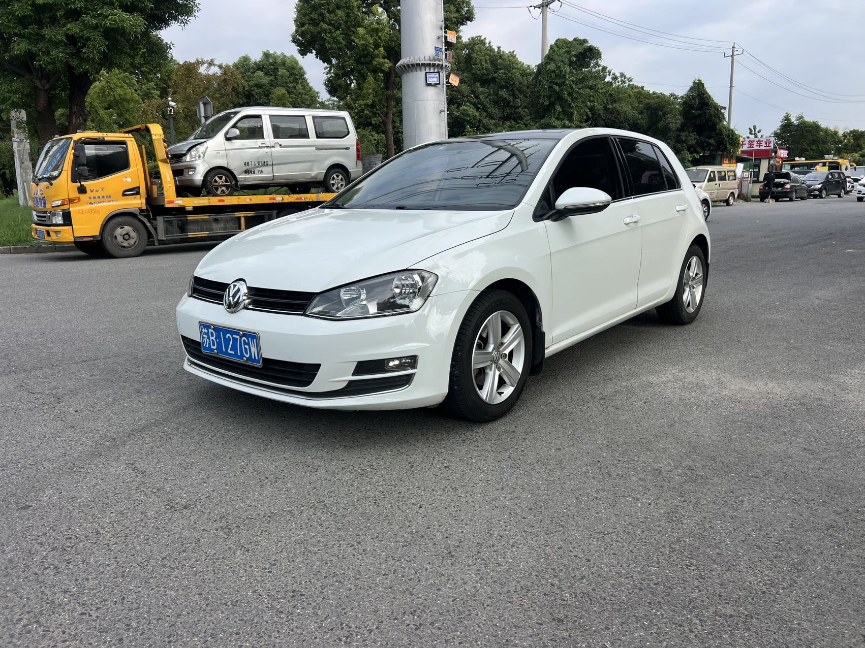Volkswagen Golf 2014 car image 