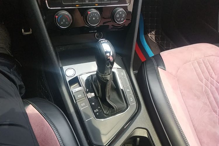 Volkswagen Tharu 2019 car image #14