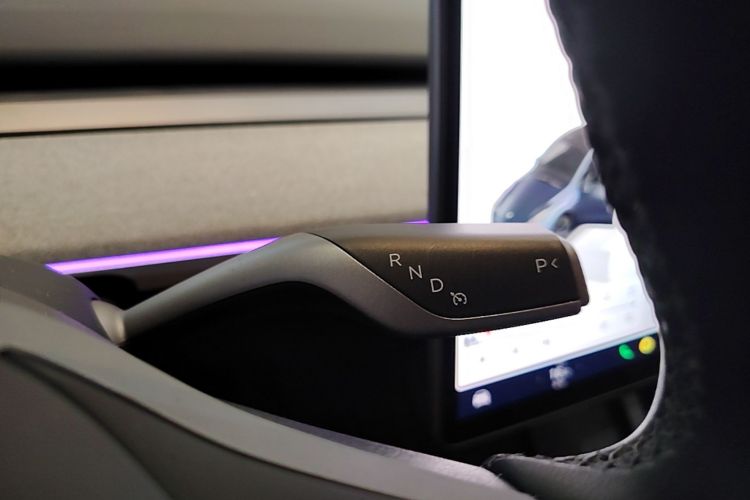 Tesla Model Y 2024 #14 Tesla Model Y 2024 car image #14