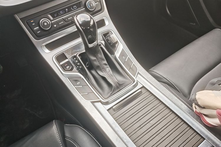 GEELY Emgrand 2018 immagine di auto #14