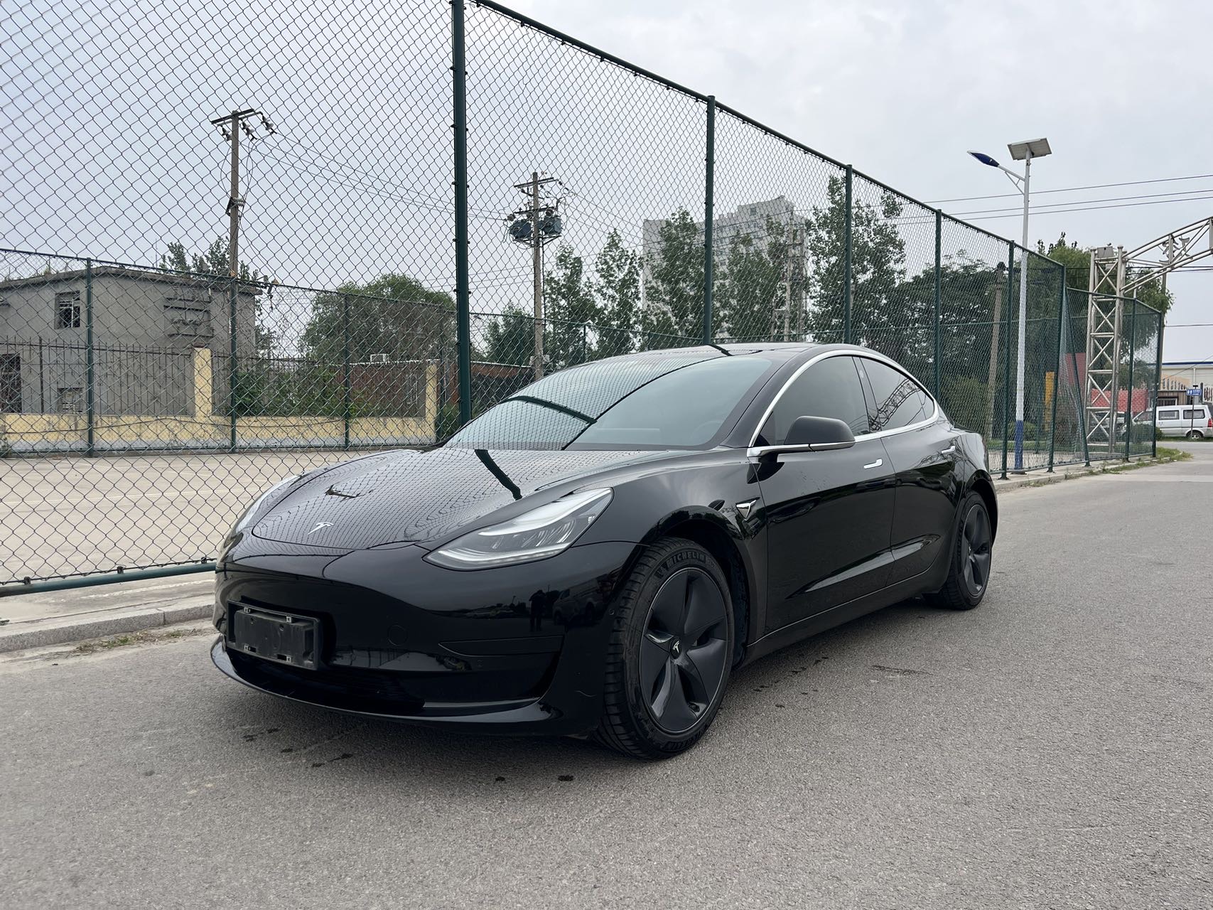 Tesla Model 3 2021 car image 