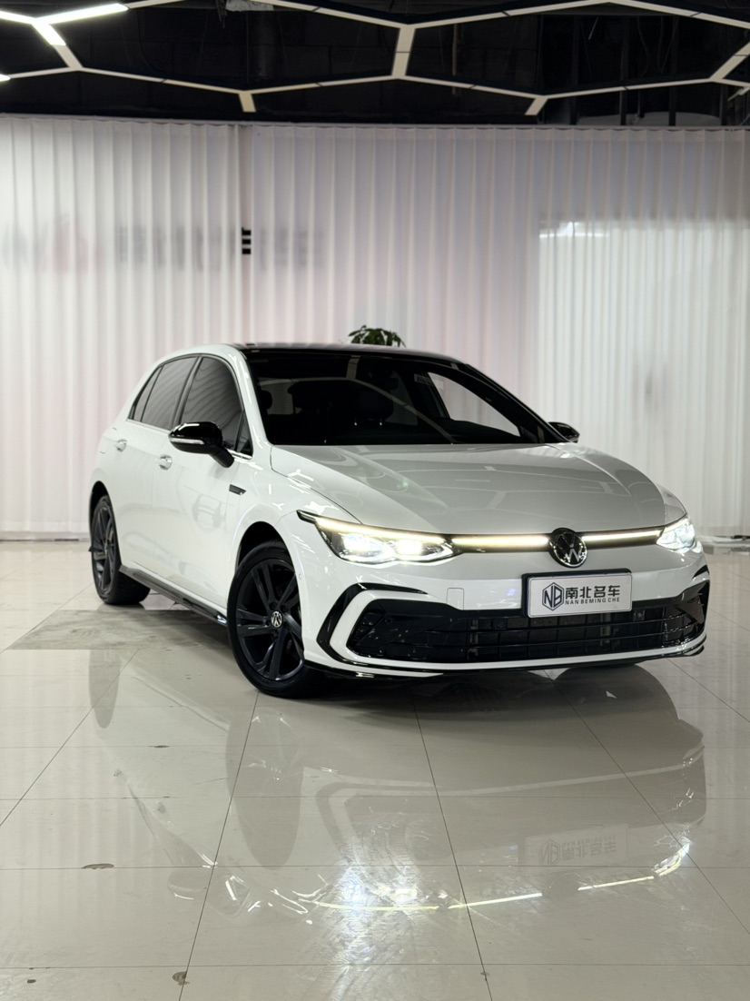 Volkswagen Golf 2023 car image #3