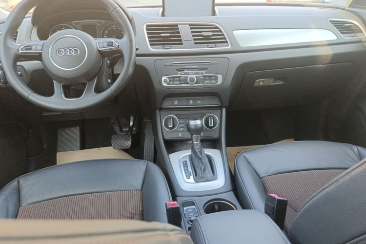 Audi Q3 2016 immagine di auto #11