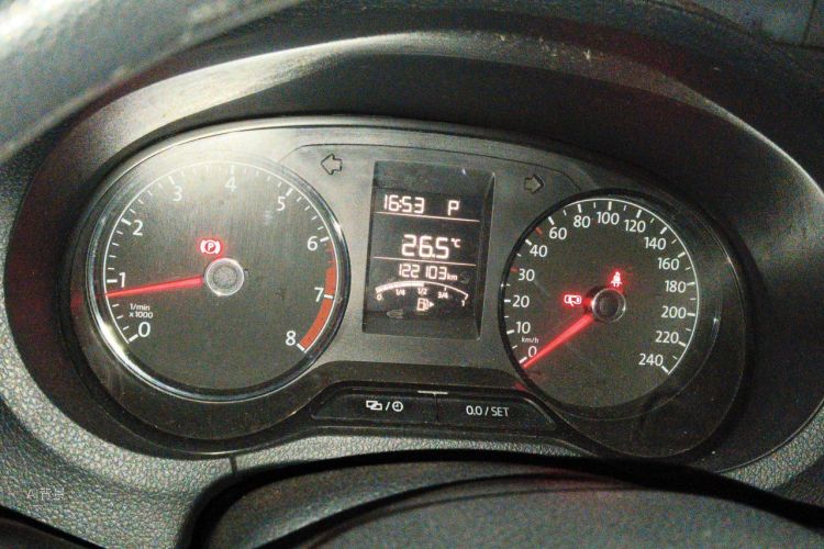 Volkswagen Polo 2017 car image #13