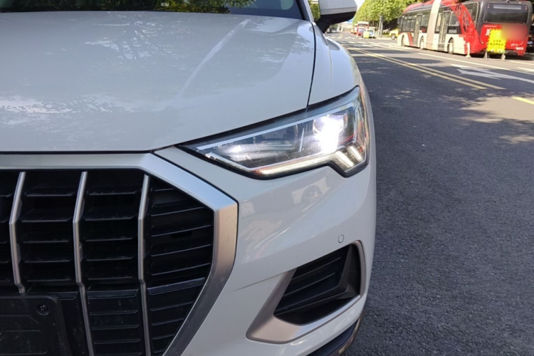 Audi Q3 2020 immagine di auto #23
