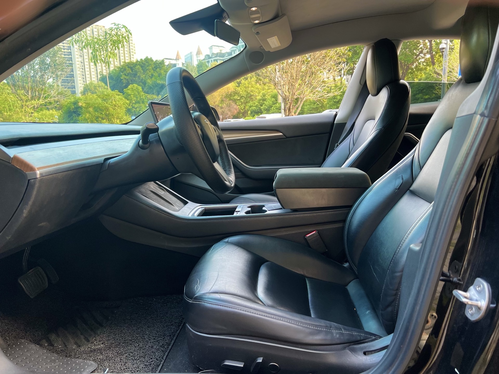 Tesla Model 3 2021 صورة سيارة #9
