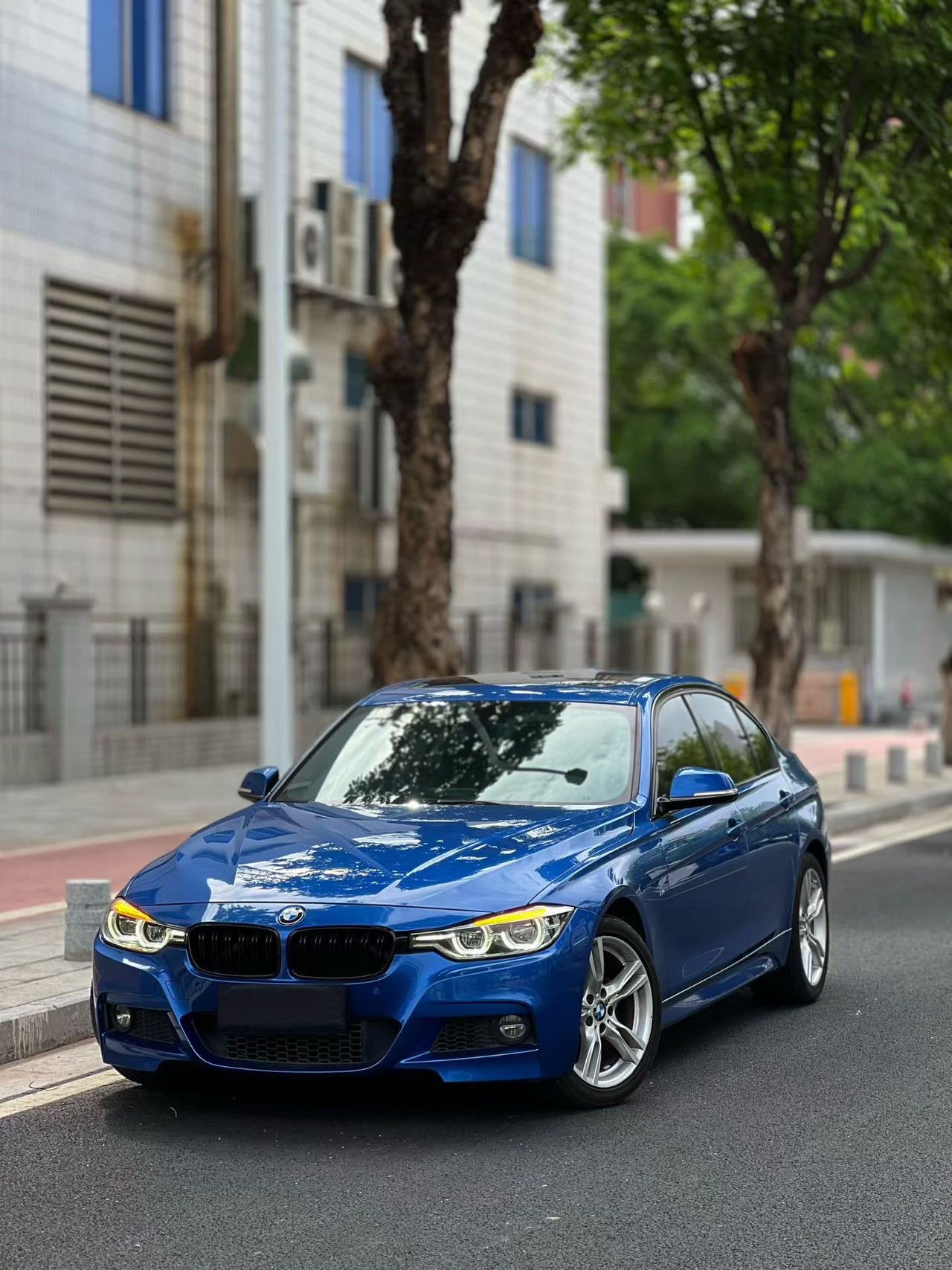BMW 3 Series 2018 car image 