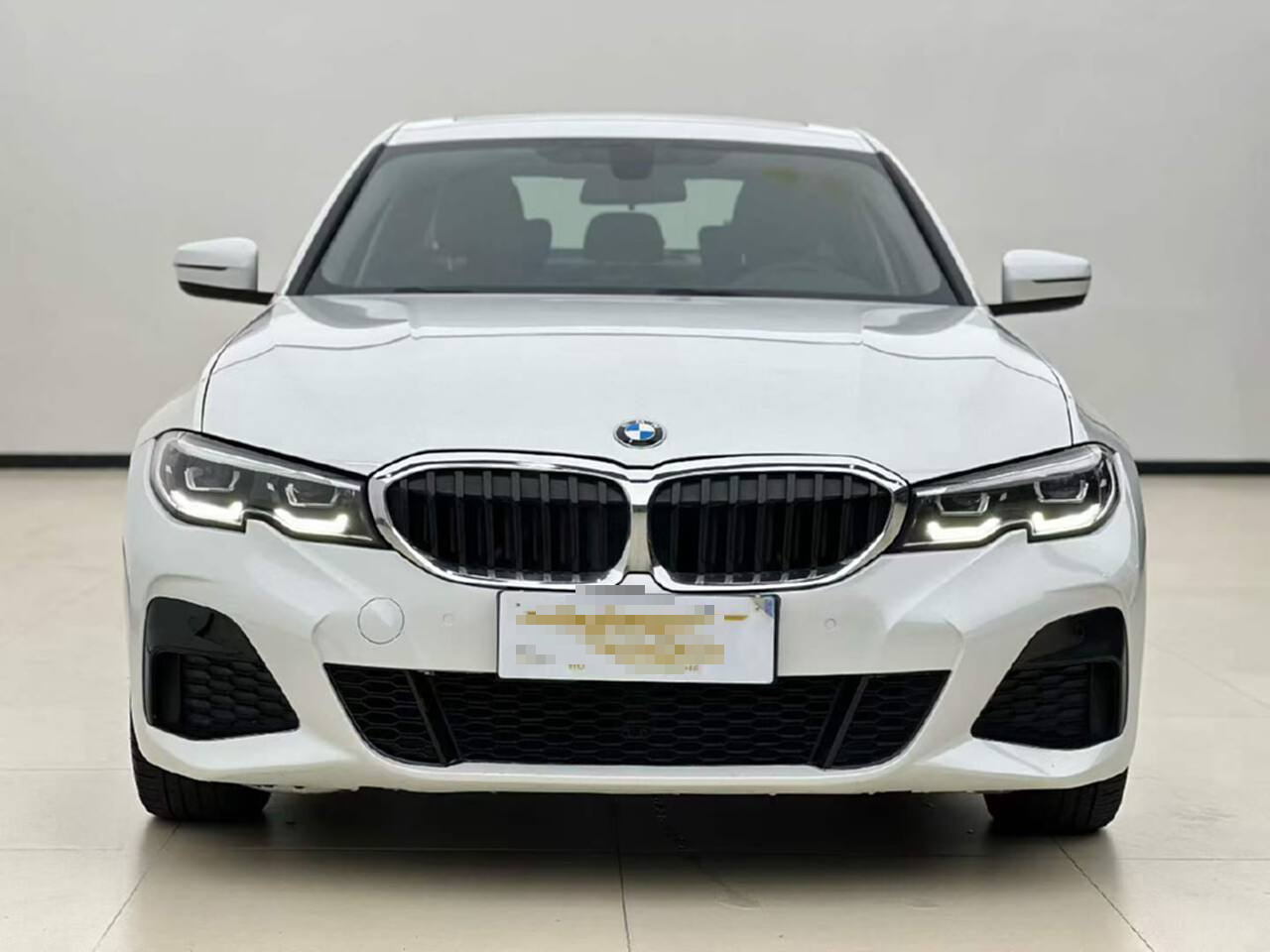 BMW 3 Series 2022 immagine di auto #4