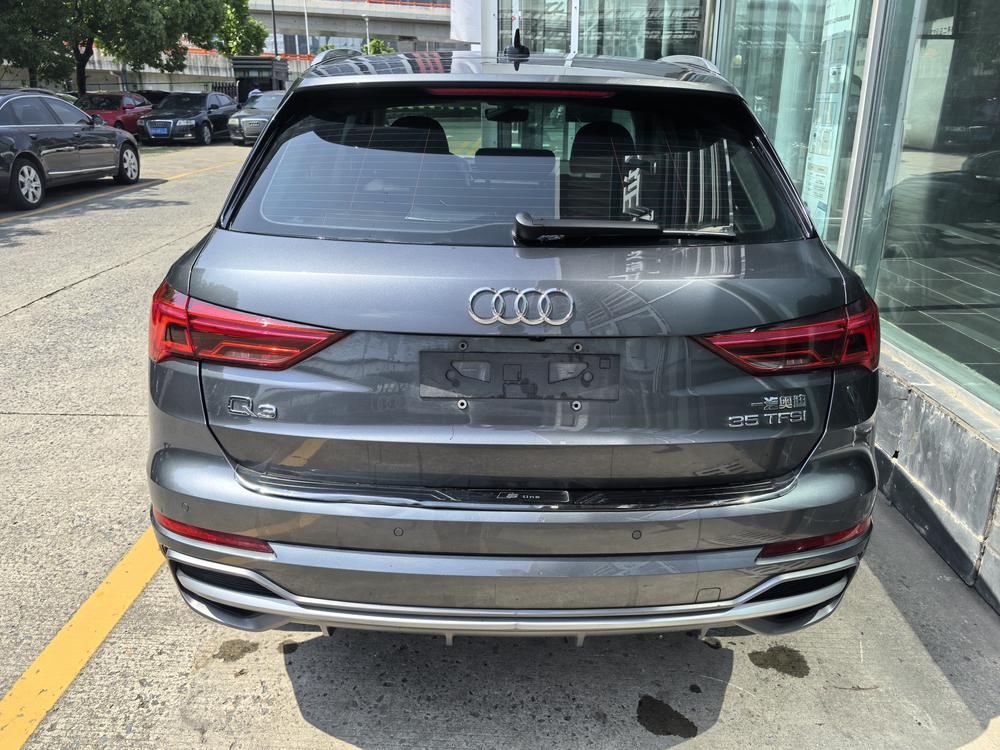 Audi Q3 2019 car image #4