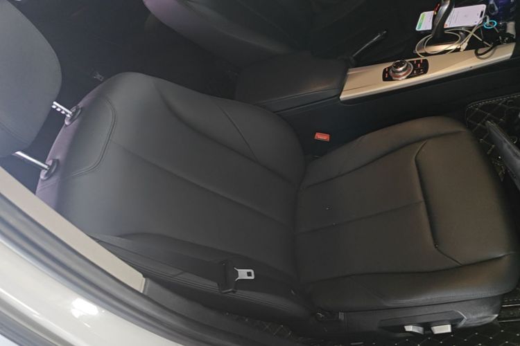 BMW 3 Series 2015 car image #24