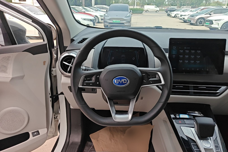 BYD Yuan Pro 2022 #11 BYD Yuan Pro 2022 car image #11