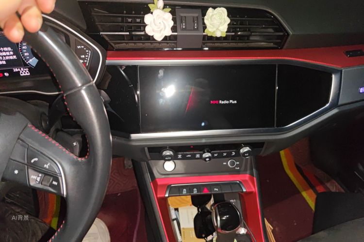 Audi Q3 2020 car image #15