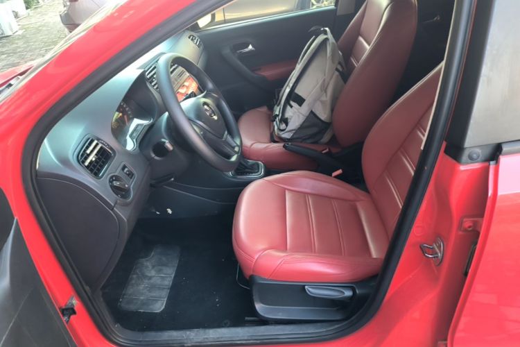 Volkswagen Polo 2017 car image #15