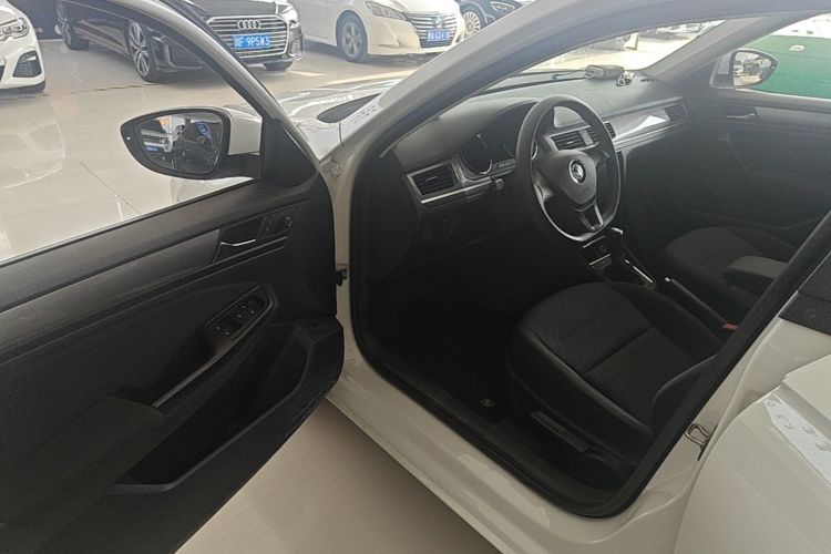Volkswagen Bora 2020 car image #16
