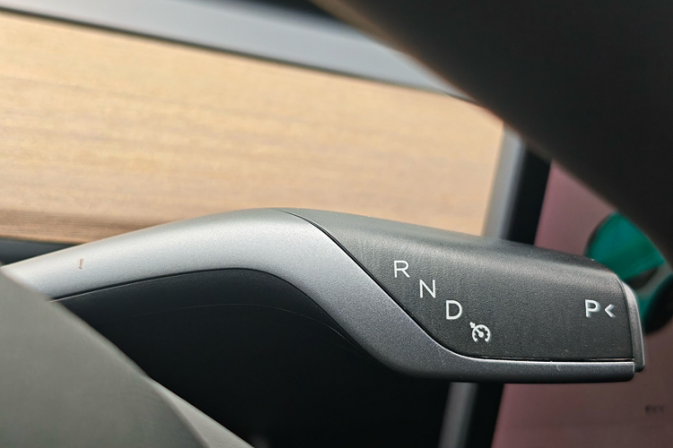 Tesla Model 3 2020 car image #23