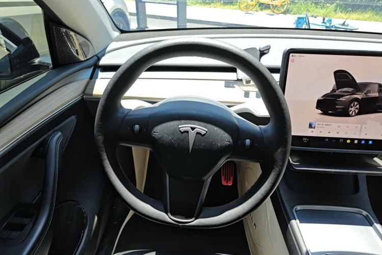 Tesla Model Y 2023 #11 Tesla Model Y 2023 car image #11