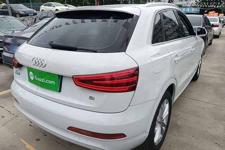 Audi Q3 2016 car image #5