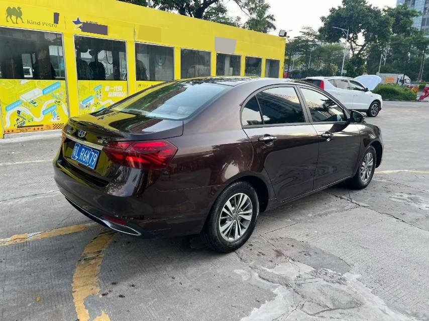 GEELY Emgrand 2018 immagine di auto #2