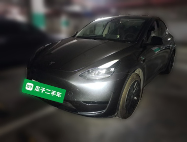 Tesla Model Y 2025 صورة سيارة 