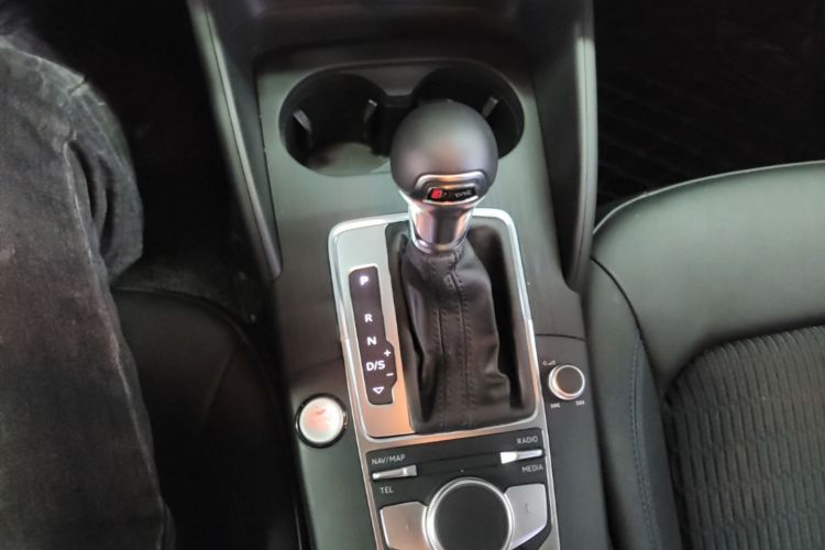 Audi A3 2018 car image #14