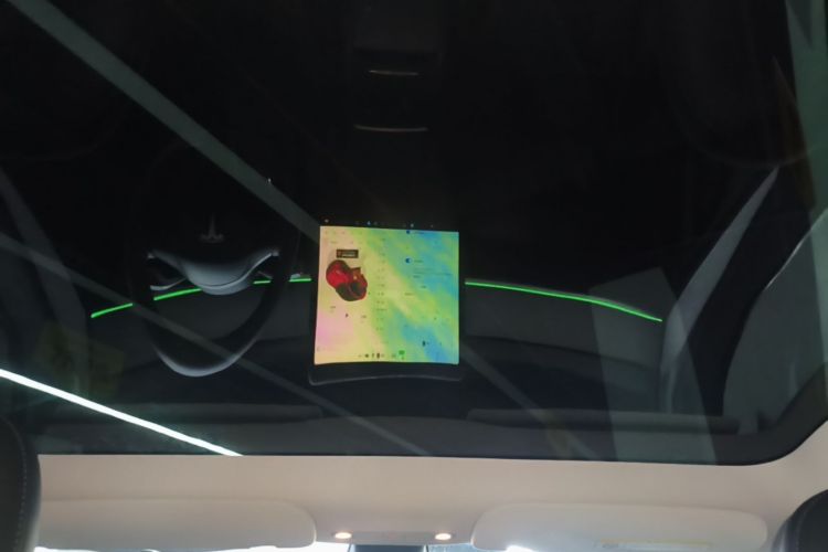 Tesla Model Y 2023 car image #18