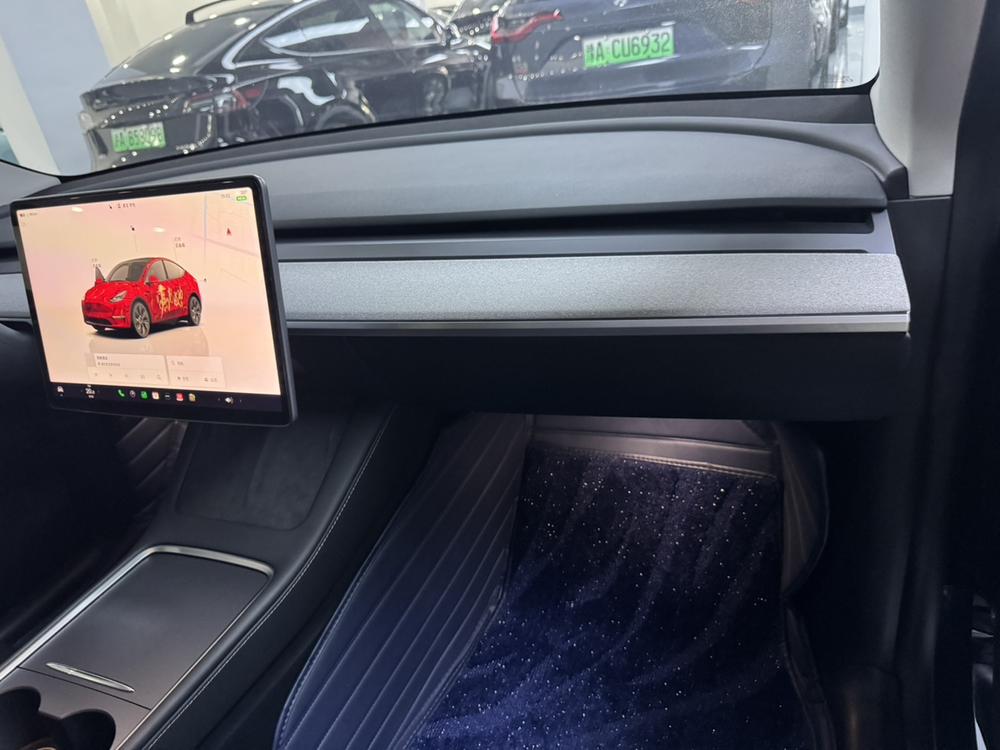 Tesla Model Y 2024 #9 Tesla Model Y 2024 car image #9