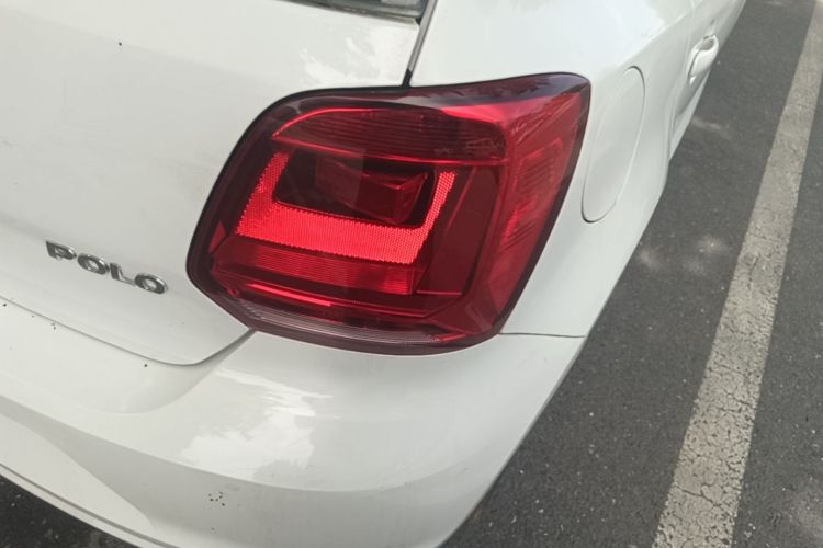 Volkswagen Polo 2017 car image #8