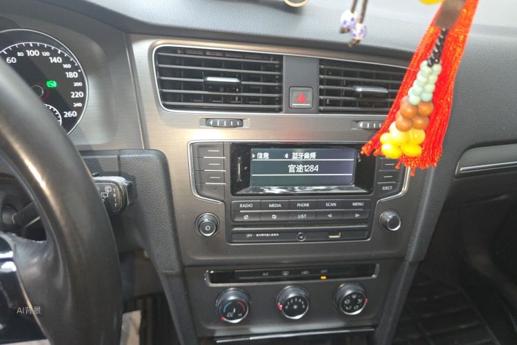 Volkswagen Golf 2015 car image #15