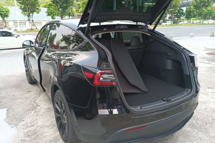 Tesla Model Y 2022 #5 Tesla Model Y 2022 car image #5